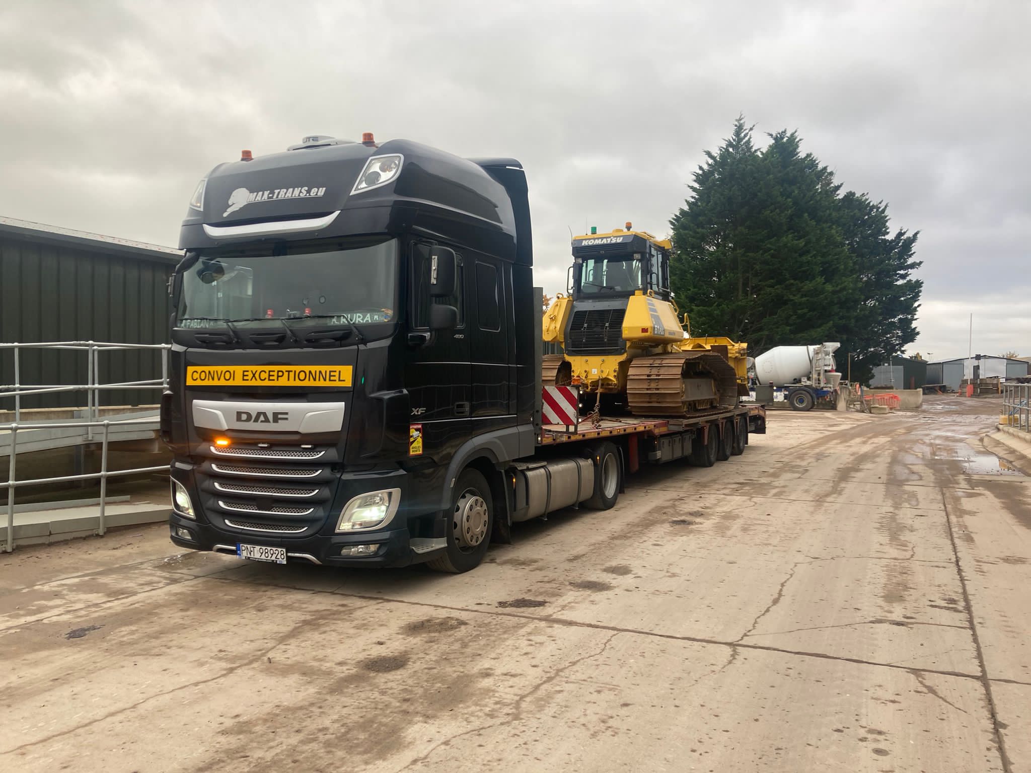 Excavator, loader, and dump truck services